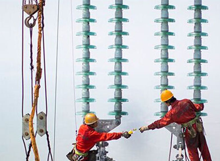 起重葫蘆在國家電網工程施工中的應用案例01.jpg
